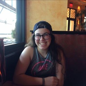 Meet your Posher, Annie